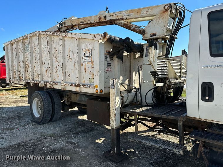 image for item OG9183 2003 International 4300  crane truck