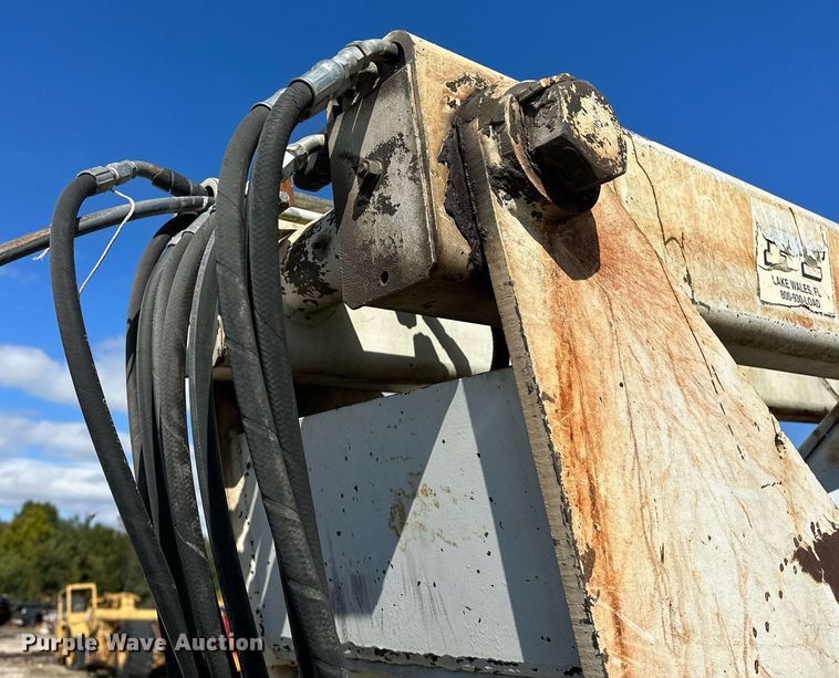 image for item OG9183 2003 International 4300  crane truck