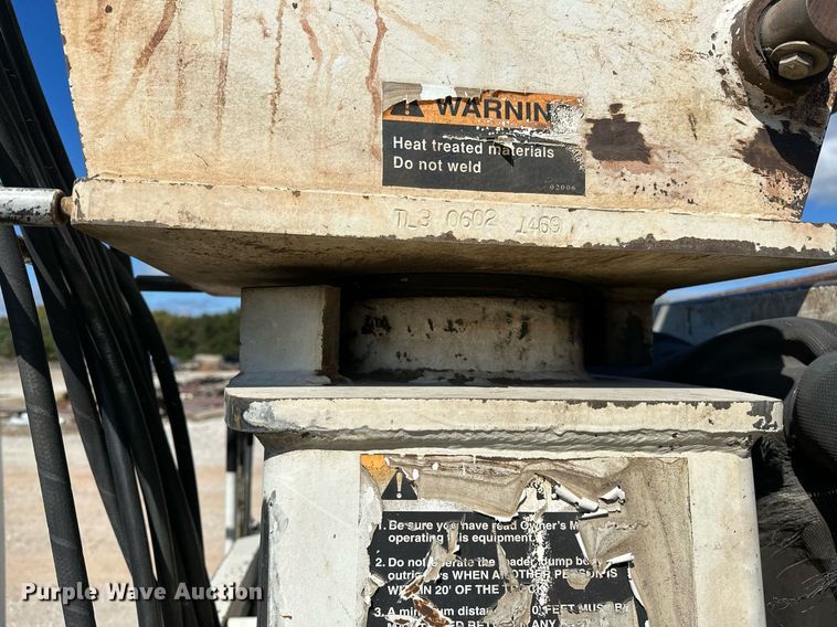 image for item OG9183 2003 International 4300  crane truck