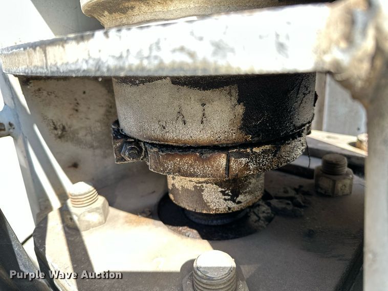 image for item OG9183 2003 International 4300  crane truck