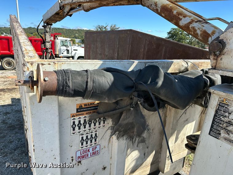 image for item OG9183 2003 International 4300  crane truck