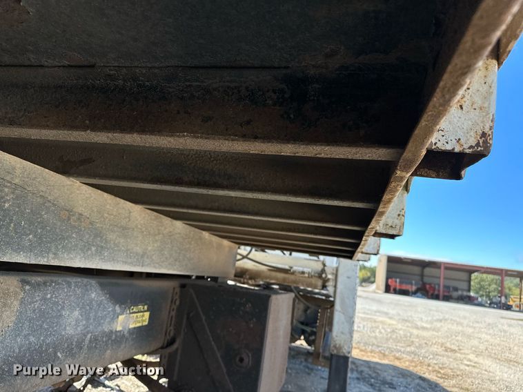 image for item OG9183 2003 International 4300  crane truck