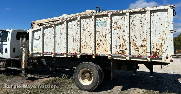 image for item OG9183 2003 International 4300  crane truck