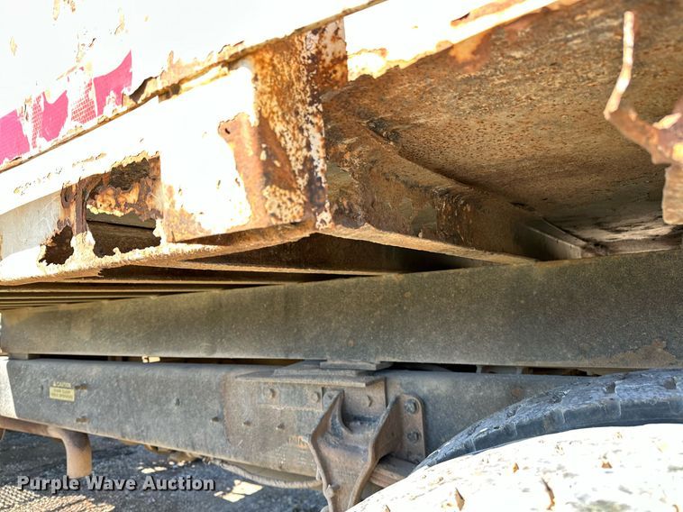 image for item OG9183 2003 International 4300  crane truck