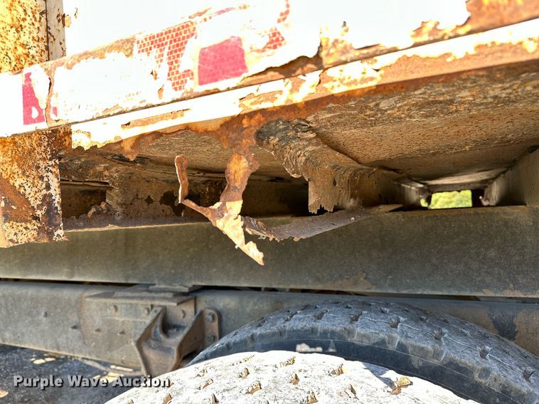 image for item OG9183 2003 International 4300  crane truck