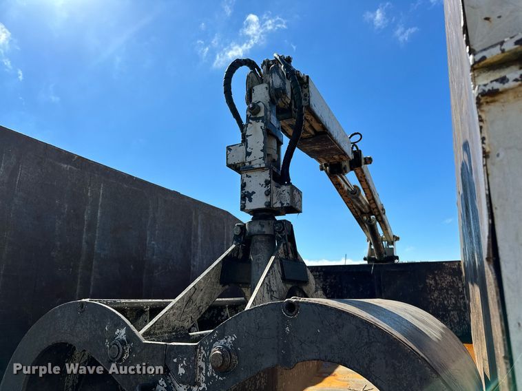 image for item OG9183 2003 International 4300  crane truck