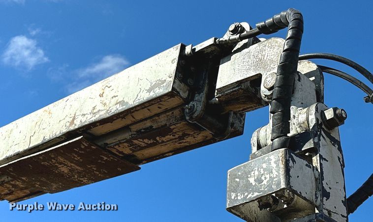 image for item OG9183 2003 International 4300  crane truck