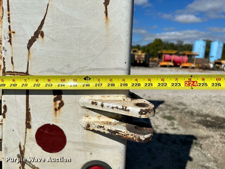 image for item OG9183 2003 International 4300  crane truck