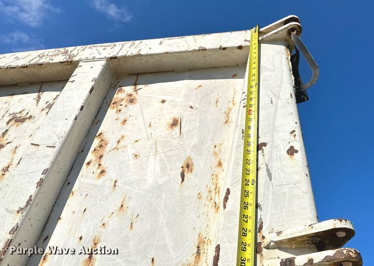 image for item OG9183 2003 International 4300  crane truck