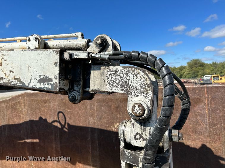 image for item OG9183 2003 International 4300  crane truck