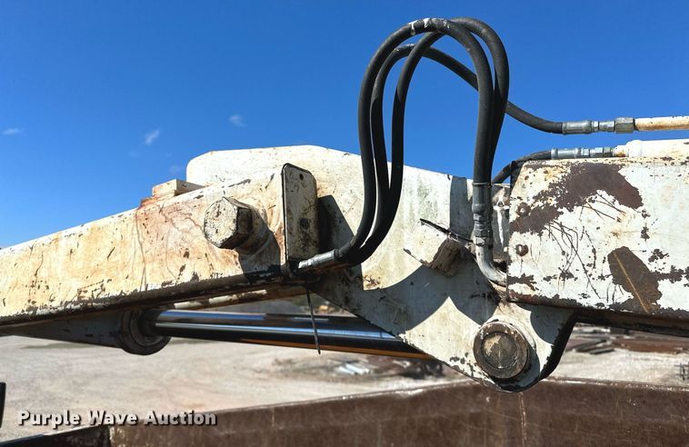 image for item OG9183 2003 International 4300  crane truck