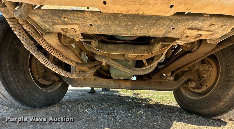 image for item OG9183 2003 International 4300  crane truck