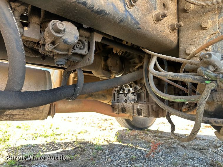 image for item OG9183 2003 International 4300  crane truck