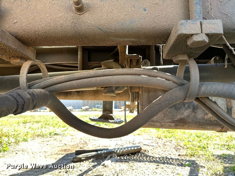 image for item OG9183 2003 International 4300  crane truck