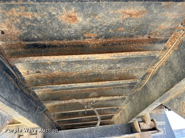 image for item OG9183 2003 International 4300  crane truck