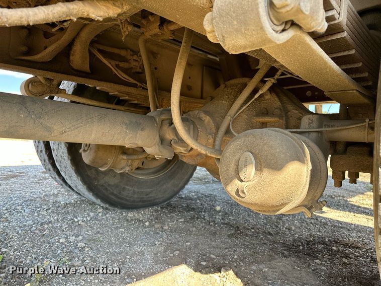 image for item OG9183 2003 International 4300  crane truck