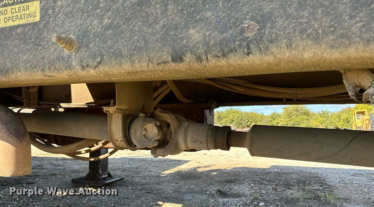 image for item OG9183 2003 International 4300  crane truck