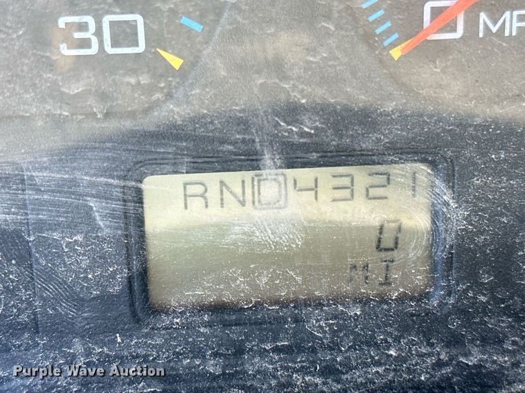 image for item OG9183 2003 International 4300  crane truck