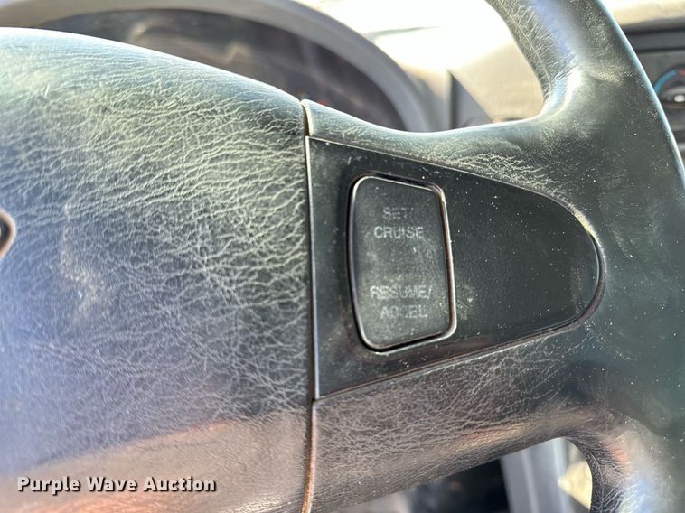 image for item OG9183 2003 International 4300  crane truck