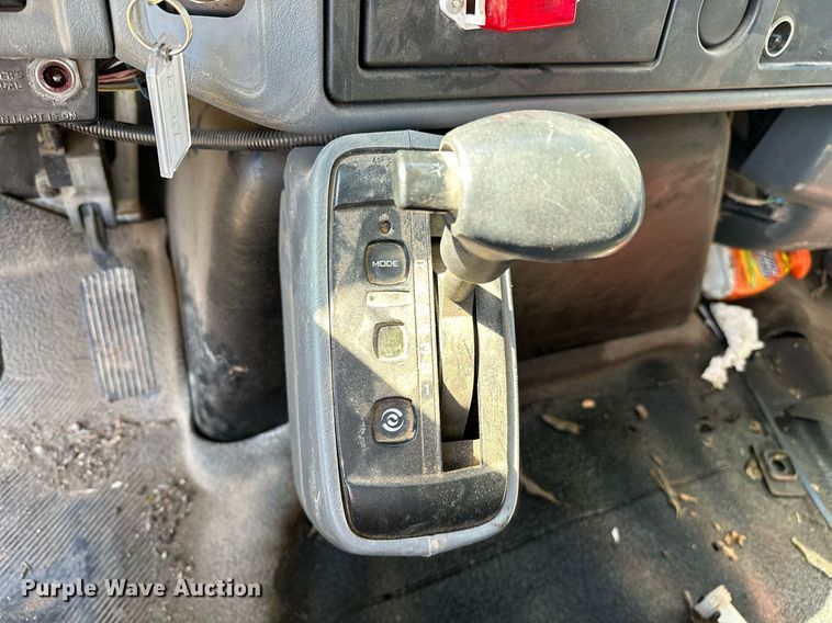 image for item OG9183 2003 International 4300  crane truck