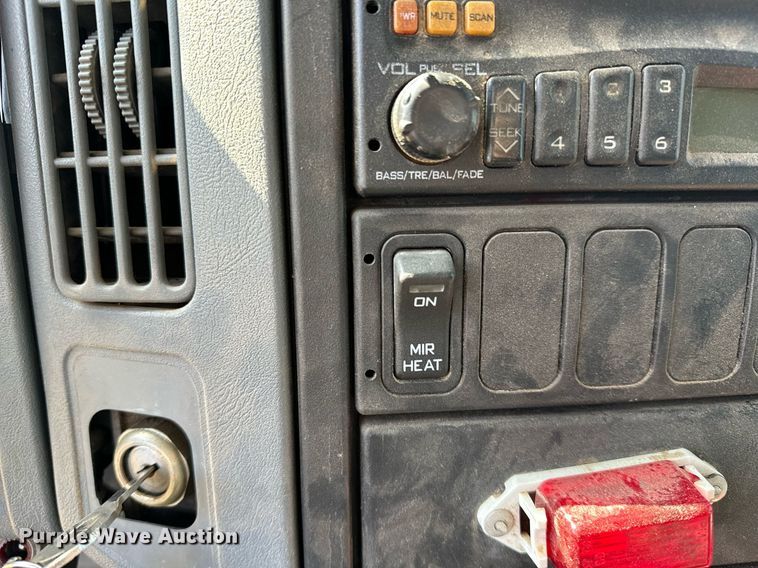 image for item OG9183 2003 International 4300  crane truck