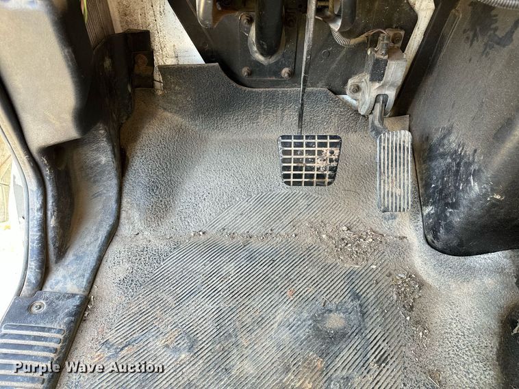 image for item OG9183 2003 International 4300  crane truck