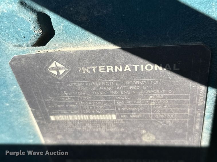 image for item OG9183 2003 International 4300  crane truck