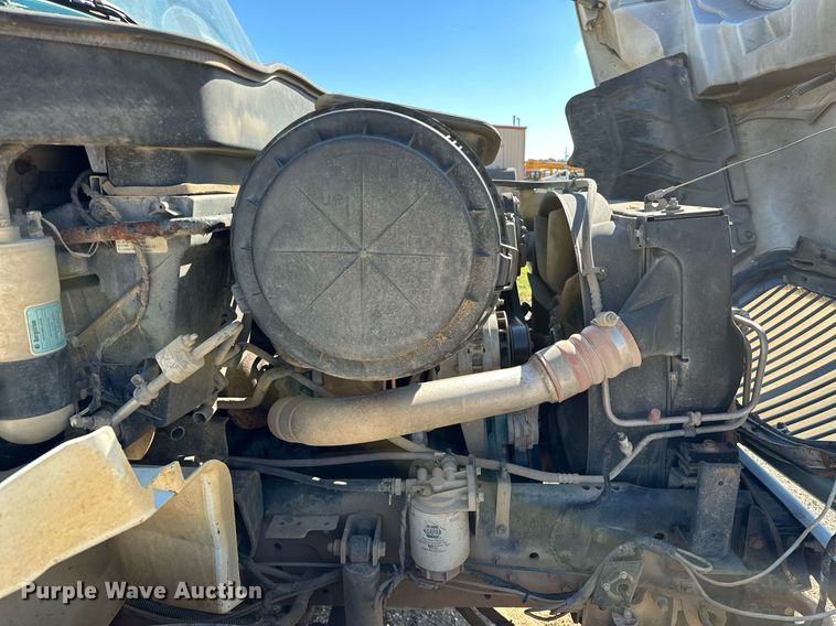 image for item OG9183 2003 International 4300  crane truck