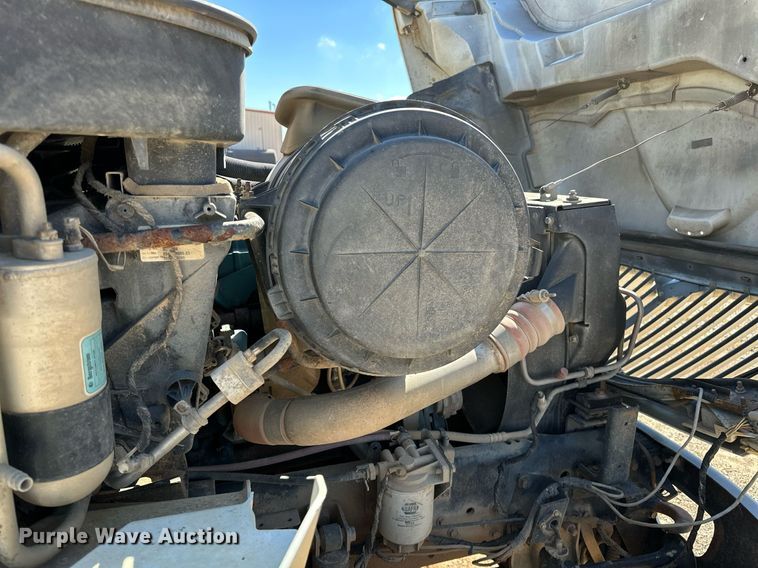 image for item OG9183 2003 International 4300  crane truck