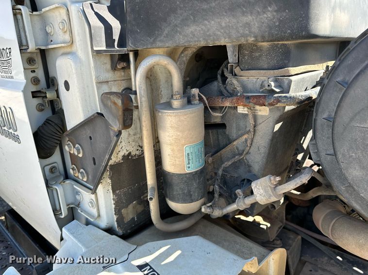 image for item OG9183 2003 International 4300  crane truck