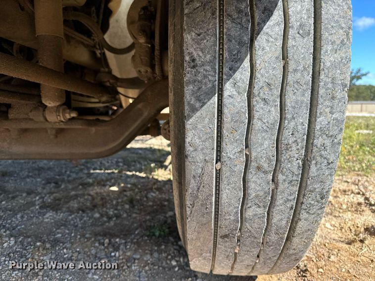 image for item OG9183 2003 International 4300  crane truck