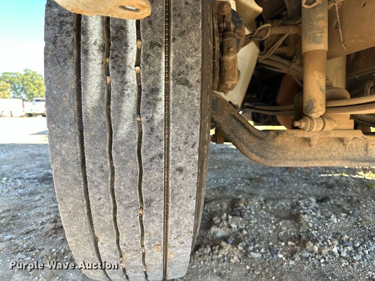 image for item OG9183 2003 International 4300  crane truck