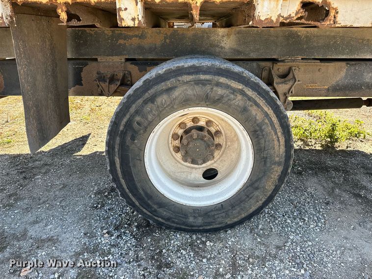 image for item OG9183 2003 International 4300  crane truck