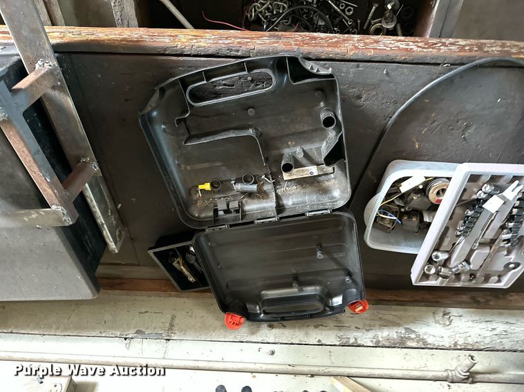 image for item ZA0374 Law enforcement equipment