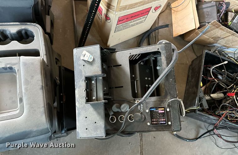 image for item ZA0374 Law enforcement equipment