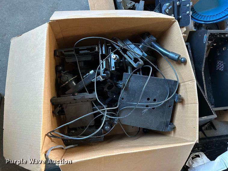 image for item ZA0374 Law enforcement equipment