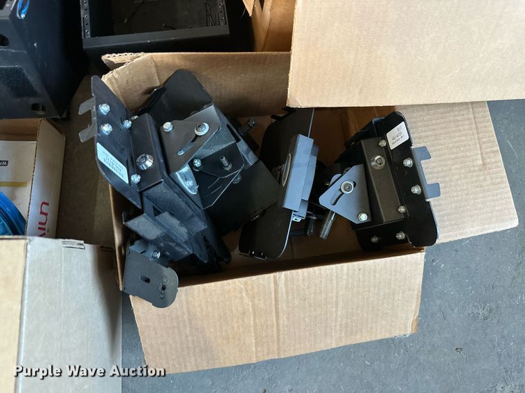 image for item ZA0374 Law enforcement equipment