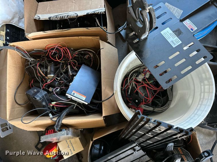 image for item ZA0374 Law enforcement equipment