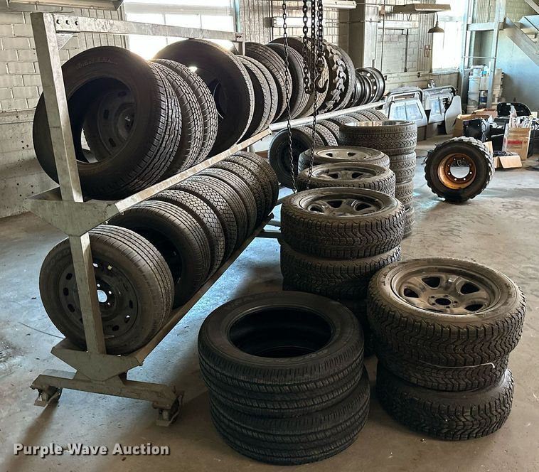 image for item ZA0375 Approximately 52 tires