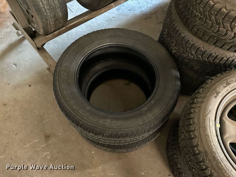 image for item ZA0375 Approximately 52 tires