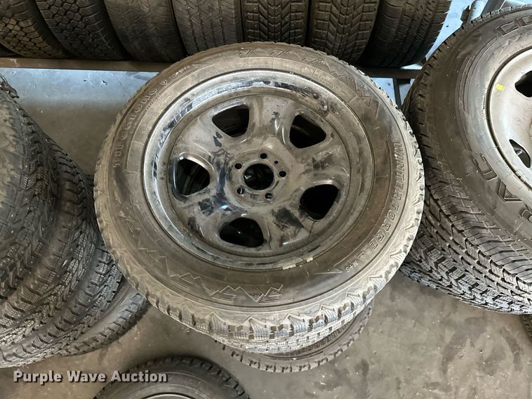 image for item ZA0375 Approximately 52 tires