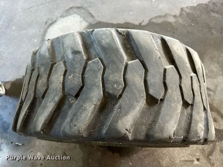 image for item ZA0375 Approximately 52 tires