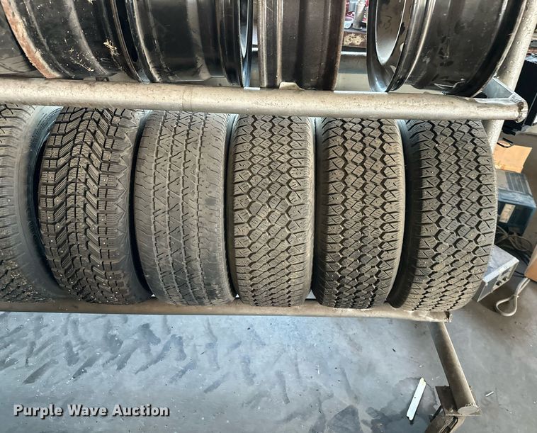 image for item ZA0375 Approximately 52 tires