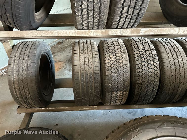 image for item ZA0375 Approximately 52 tires