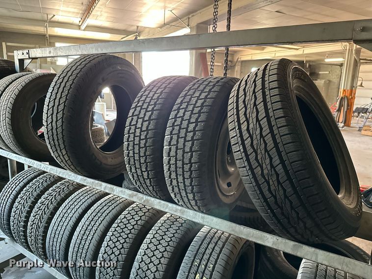 image for item ZA0375 Approximately 52 tires