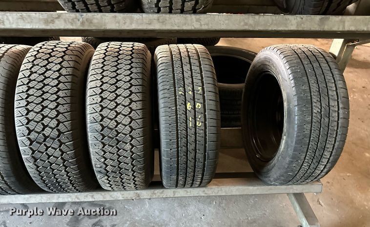 image for item ZA0375 Approximately 52 tires