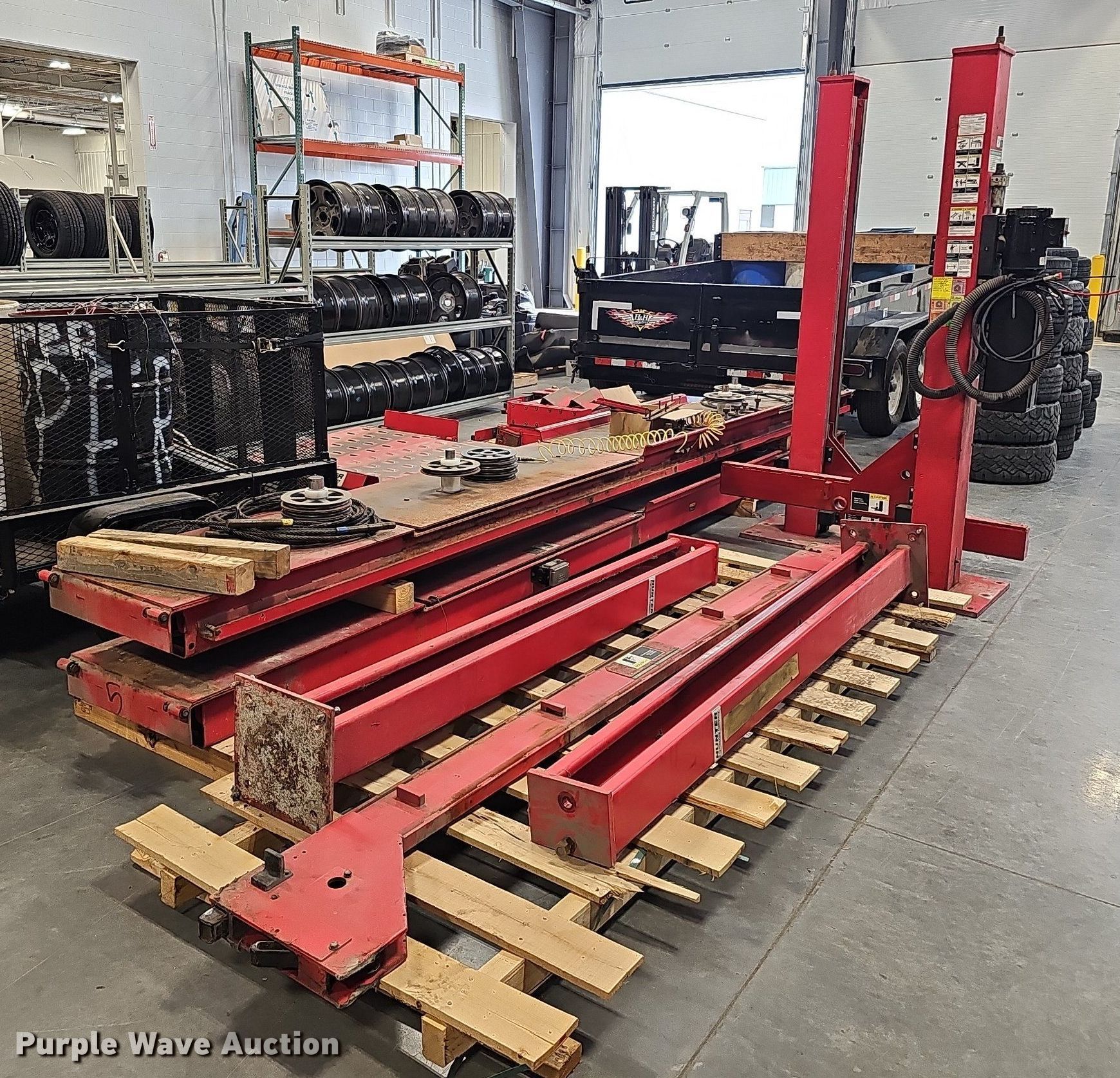 Hunter L401 four post automotive lift in Lincoln, NE Item MH9357 for