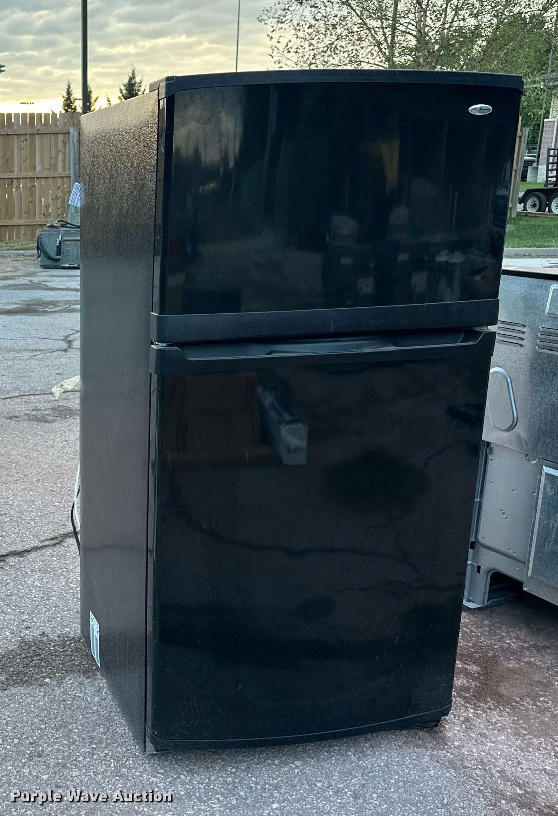 Appliances in Overland Park, KS Item OF9073 sold Purple Wave