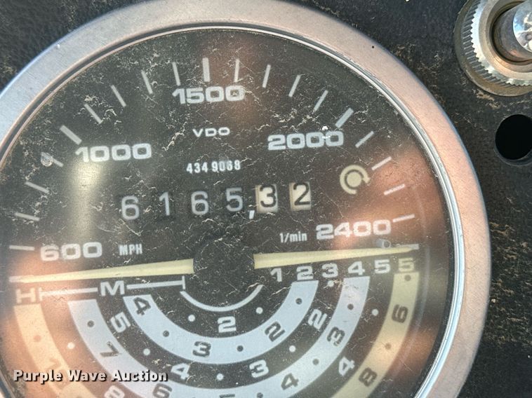 image for item DH1877 1990 Deutz Allis 7085  MFWD tractor