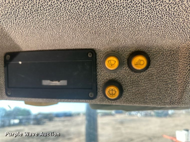 image for item DH1877 1990 Deutz Allis 7085  MFWD tractor